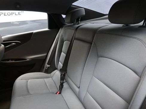 Used 2017 Chevrolet Malibu LT FWD image 20