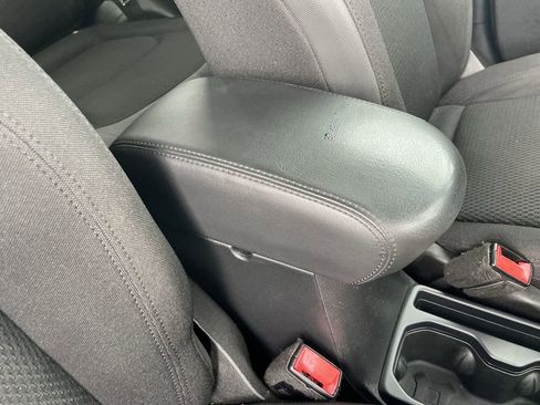 Used 2018 Jeep Renegade Altitude AWD/4WD image 29