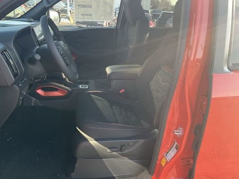 New 2026 Nissan Frontier PRO-4X w/ Pro-4x Convenience Package image 11