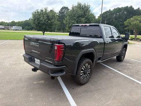 Used 2024 GMC Sierra 2500 Denali Ultimate AWD/4WD image 9