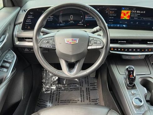 Used 2024 Cadillac XT4 Premium Luxury FWD image 11