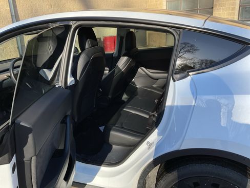 Used 2020 Tesla Model Y Performance image 21