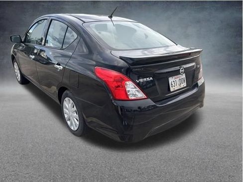 Used 2018 Nissan Versa SV FWD image 7