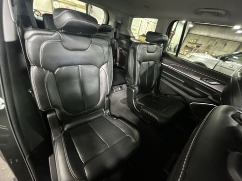 Used 2022 Jeep Grand Cherokee L Limited w/ Trailer Tow Group (B) image 28