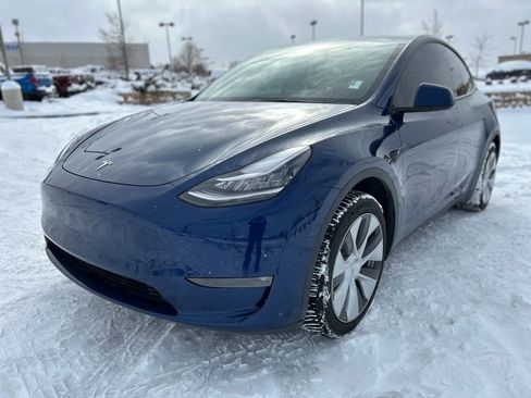 Used 2023 Tesla Model Y Long Range image 3