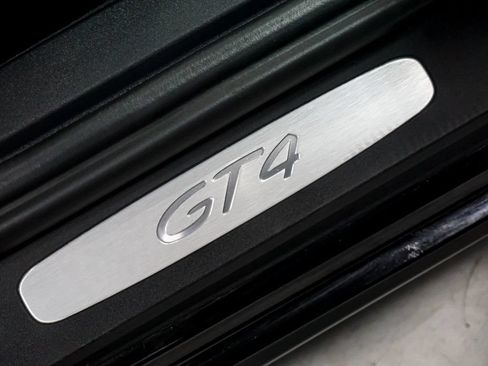 Used 2020 Porsche 718 Cayman GT4 RWD image 61