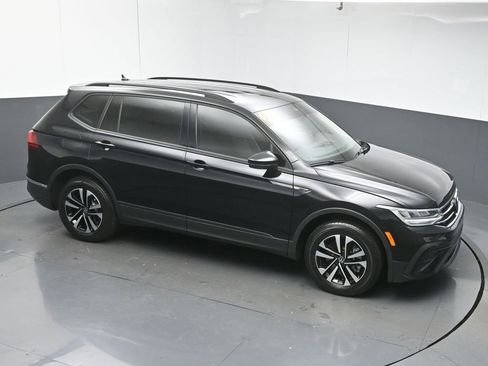Used 2024 Volkswagen Tiguan S image 41