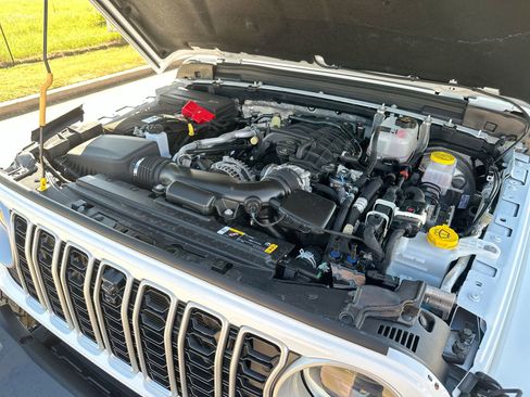 Used 2024 Jeep Wrangler Sahara w/ Technology Group image 27