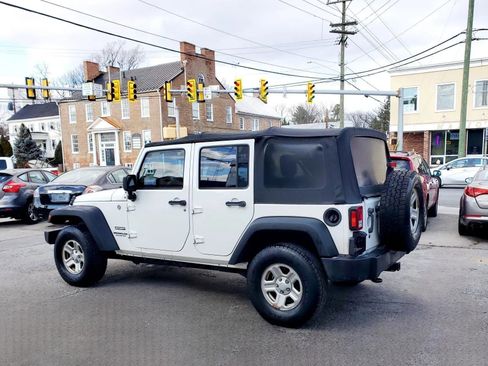 Used 2010 Jeep Wrangler Unlimited Sport w/ Trailer Tow Group AWD/4WD image 5