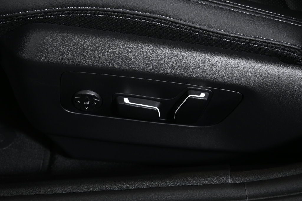 Used 2026 BMW 530i xDrive AWD/4WD image 26