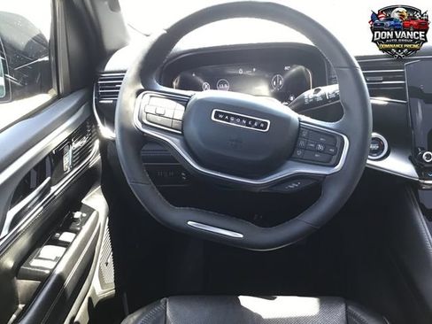 Used 2024 Jeep Wagoneer Series II AWD/4WD image 13