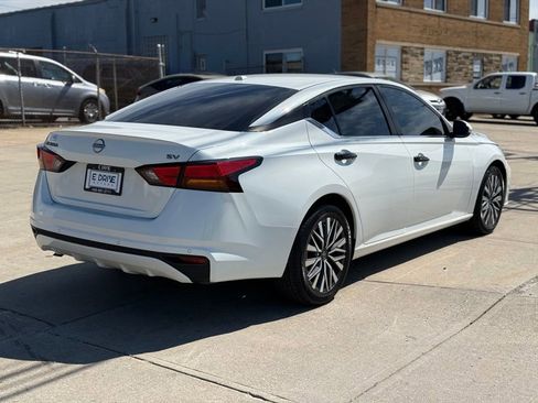 Used 2023 Nissan Altima 2.5 SV FWD image 6