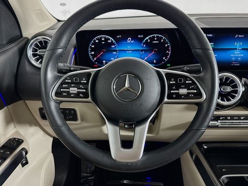 Certified 2023 Mercedes-Benz GLB 250 4MATIC image 20