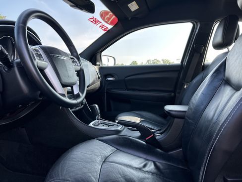 Used 2013 Chrysler 200 Limited FWD image 16
