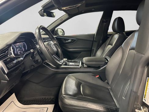 Used 2019 Audi Q8 Premium Plus w/ Premium Plus AWD/4WD image 15