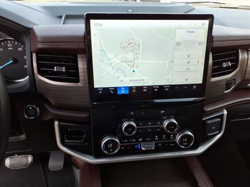 Used 2024 Ford Expedition Limited image 19