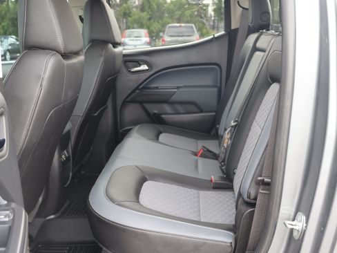 Used 2022 Chevrolet Colorado Z71 AWD/4WD image 17