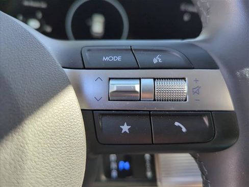 Certified 2024 Hyundai Kona Limited FWD image 17
