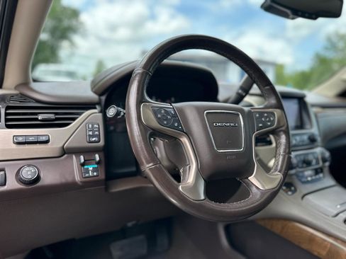 Used 2019 GMC Yukon Denali w/ Denali Ultimate Package RWD image 12