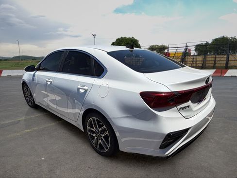 Used 2019 Kia Forte EX FWD image 4