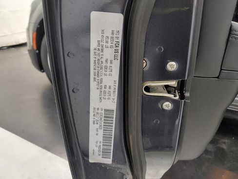 Used 2018 Chrysler 300 Touring L RWD image 33