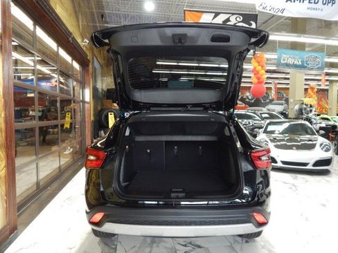 Used 2025 Chevrolet Trax LT w/ Driver Confidence Package image 8