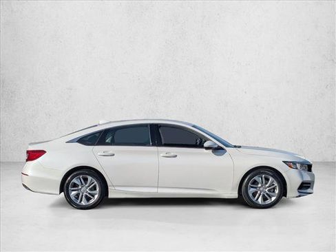 Used 2018 Honda Accord LX image 4