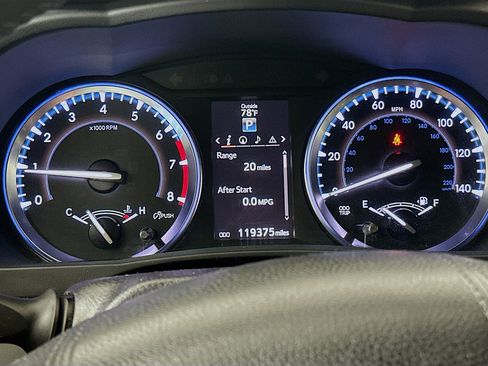 Used 2016 Toyota Highlander XLE image 19