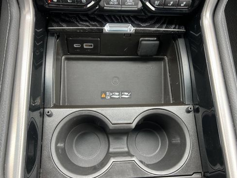Used 2024 GMC Yukon Denali AWD/4WD image 40
