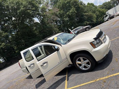 Used 2012 Chevrolet Avalanche LTZ RWD image 26