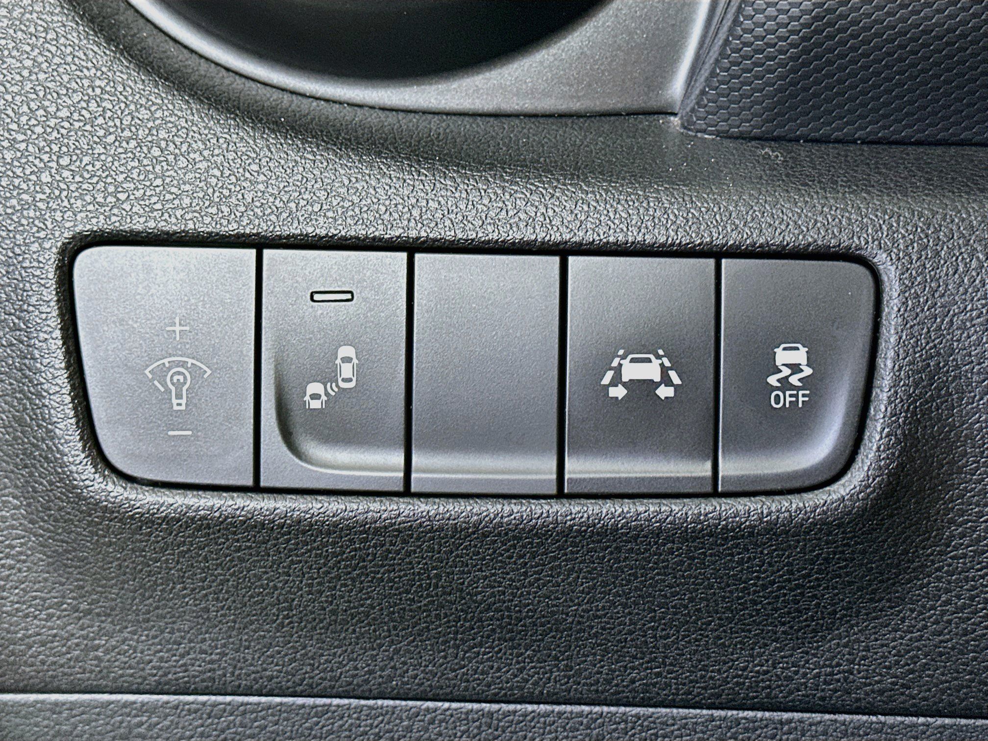 Used 2020 Hyundai Kona SEL FWD image 17