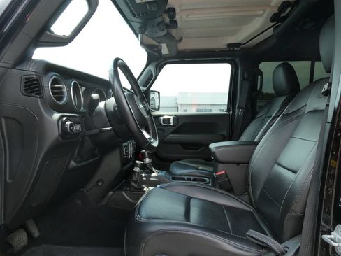 Used 2020 Jeep Wrangler Unlimited Sahara AWD/4WD image 22