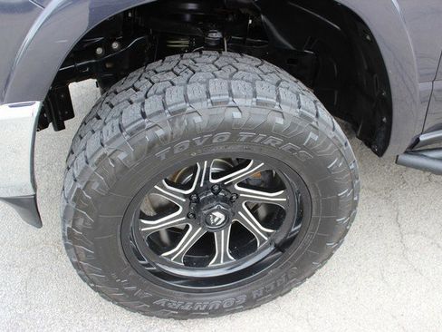 Used 2019 RAM 1500 Laramie w/ Off Road Group AWD/4WD image 4
