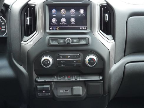 Used 2021 GMC Sierra 1500 4x4 Crew Cab w/ Sierra Value Package image 16