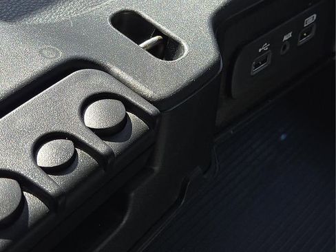 Used 2022 RAM 1500 Classic SLT image 26