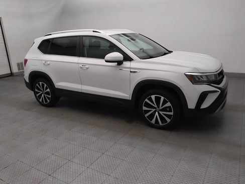 Used 2024 Volkswagen Taos SE FWD image 11