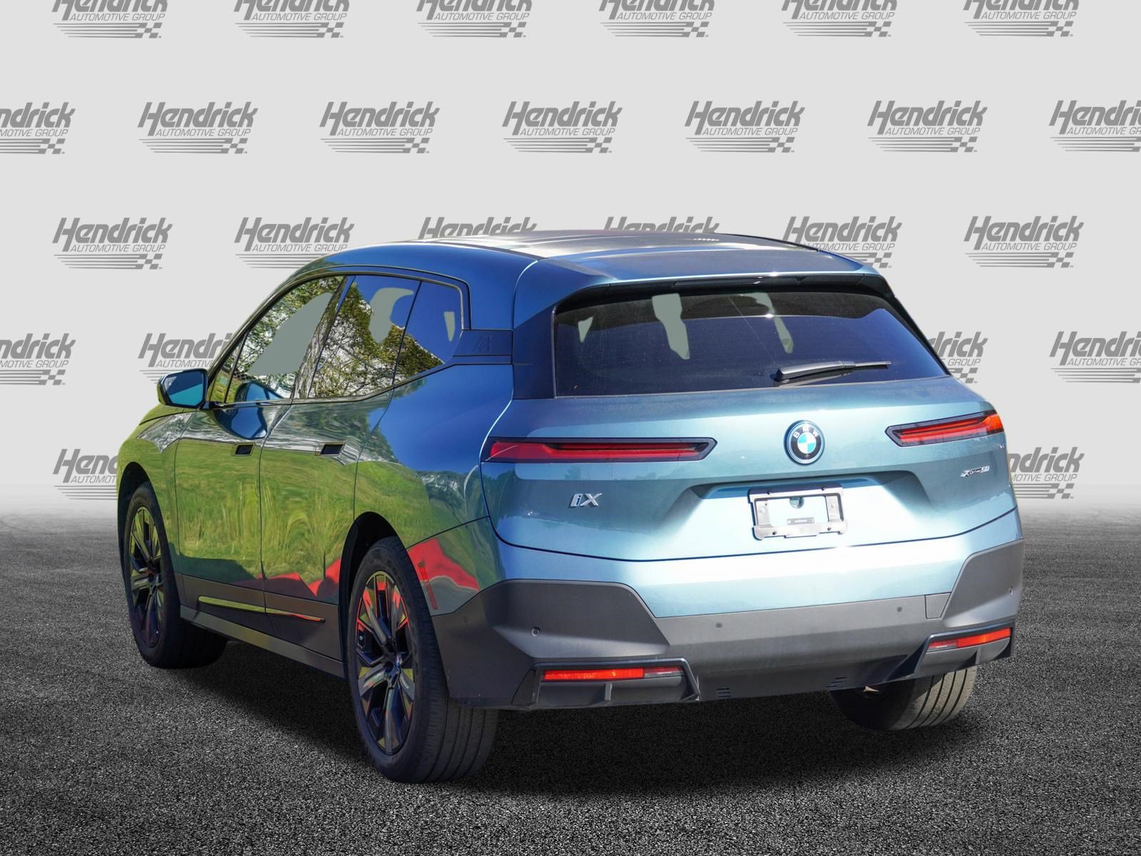 Certified 2024 BMW iX xDrive50 w/ Premium Package AWD/4WD image 7