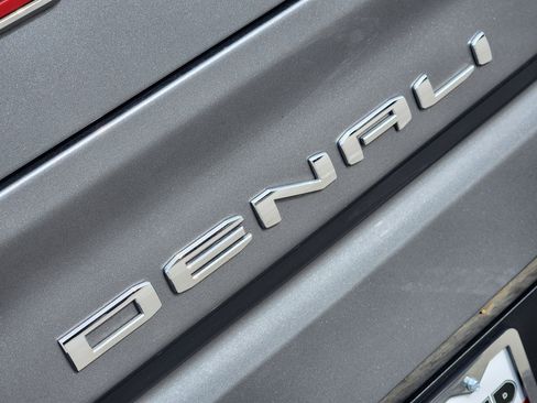 Used 2022 GMC Sierra 1500 Denali w/ Driver Alert Package II image 12