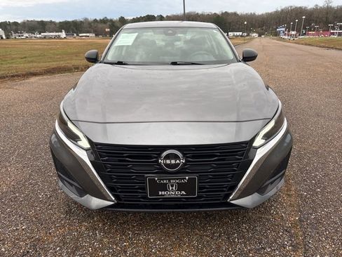 Used 2024 Nissan Altima 2.5 SV image 6