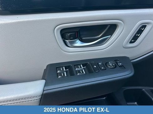 Certified 2025 Honda Pilot EX-L image 13