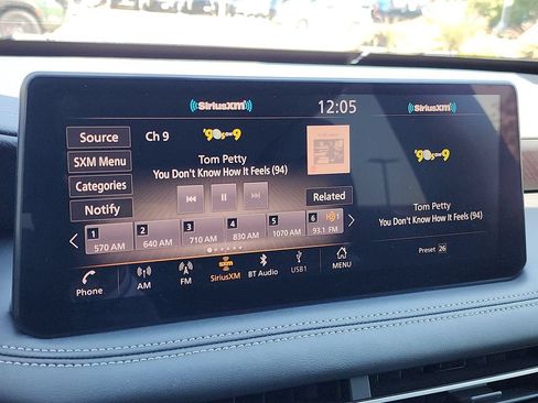 Used 2023 INFINITI QX60 Sensory w/ Vision Package FWD image 16