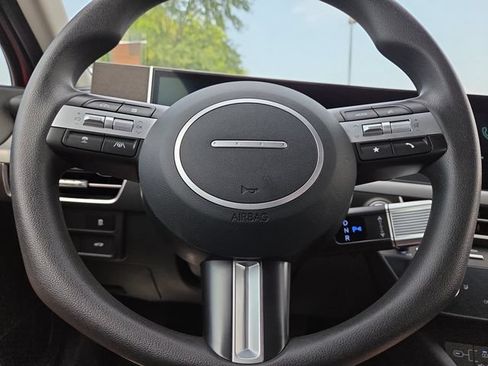 Certified 2025 Hyundai Sonata SEL AWD/4WD image 17