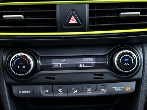 Used 2019 Hyundai Kona Limited image 35