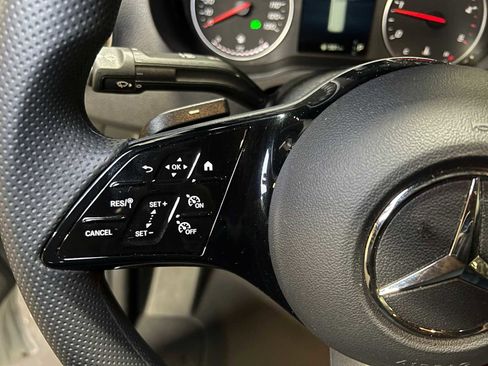 Used 2025 Mercedes-Benz Sprinter 2500 image 22