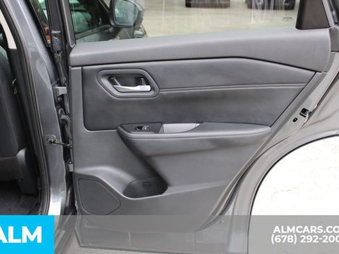 Used 2026 Nissan Rogue SL FWD image 27