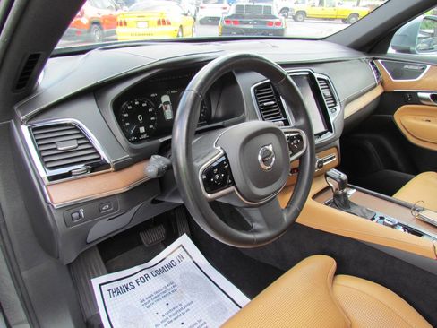 Used 2017 Volvo XC90 T6 Inscription w/ Vision Package AWD/4WD image 10