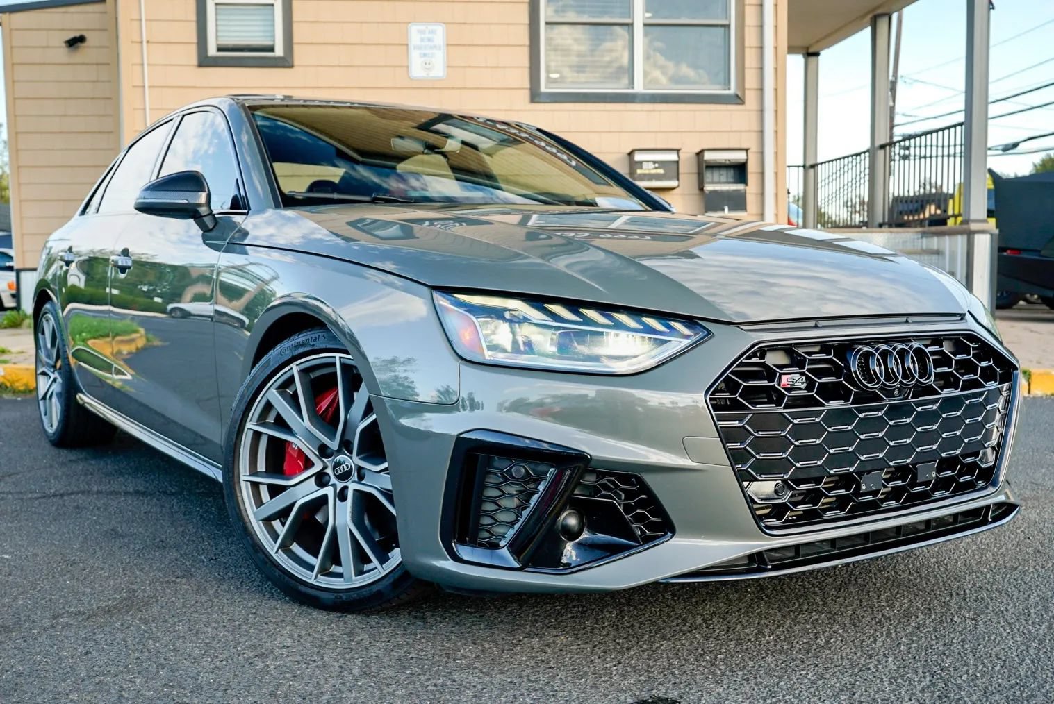 Used 2023 Audi S4 Premium Plus w/ Premium Plus Package AWD/4WD image 3