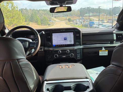 New 2025 Ford F350 King Ranch w/ FX4 Off-Road Package image 61