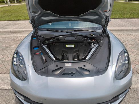 Used 2018 Porsche Panamera 4 AWD/4WD image 43