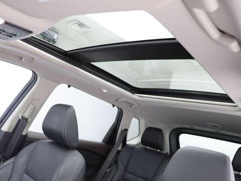 Used 2021 Nissan Rogue Platinum image 18